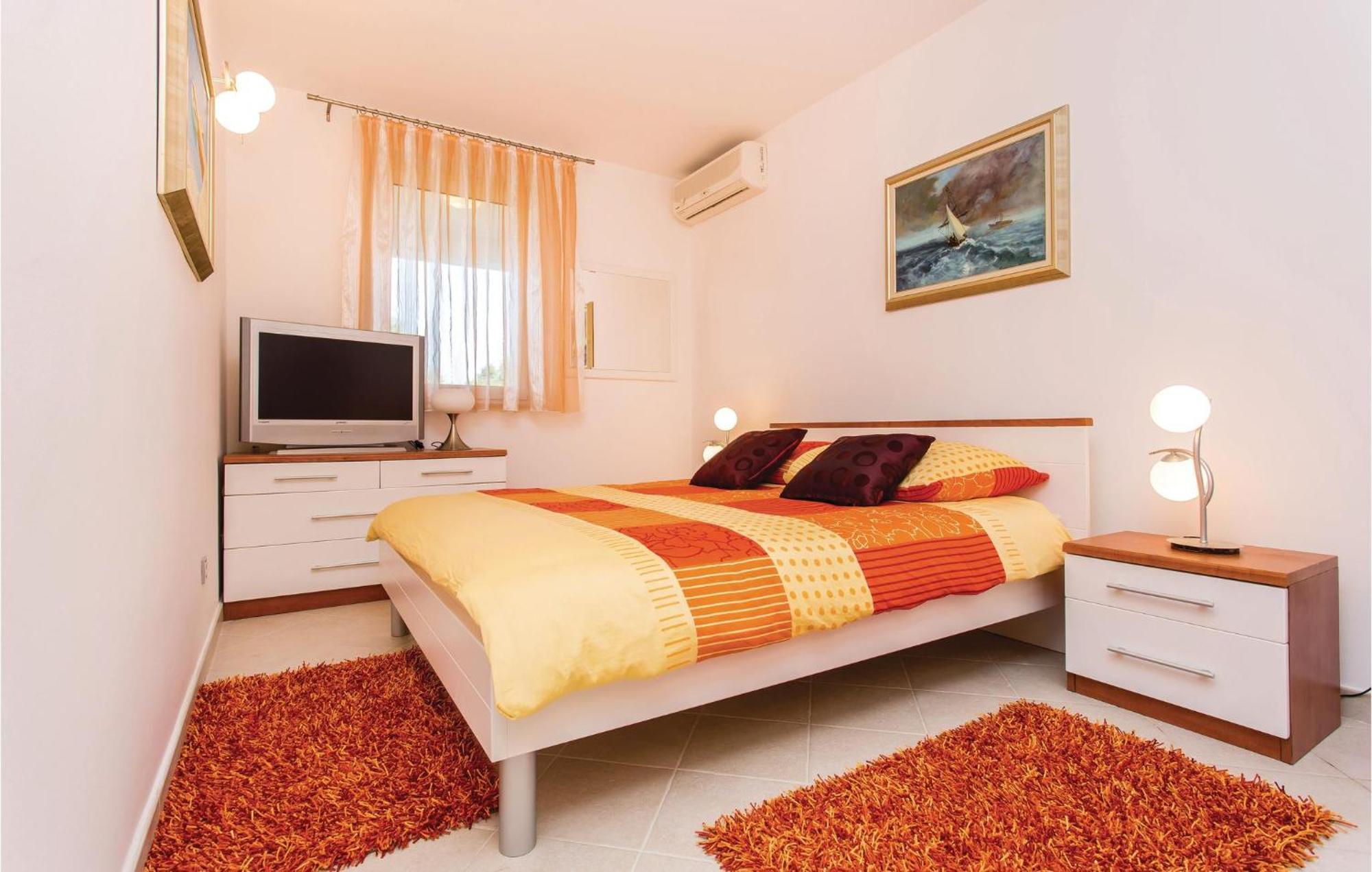 Amazing Apartment In Njivice With Wifi Экстерьер фото